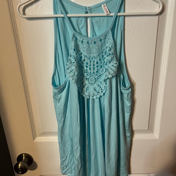 Amazon flowy halter top size XL - Picture 6 of 6